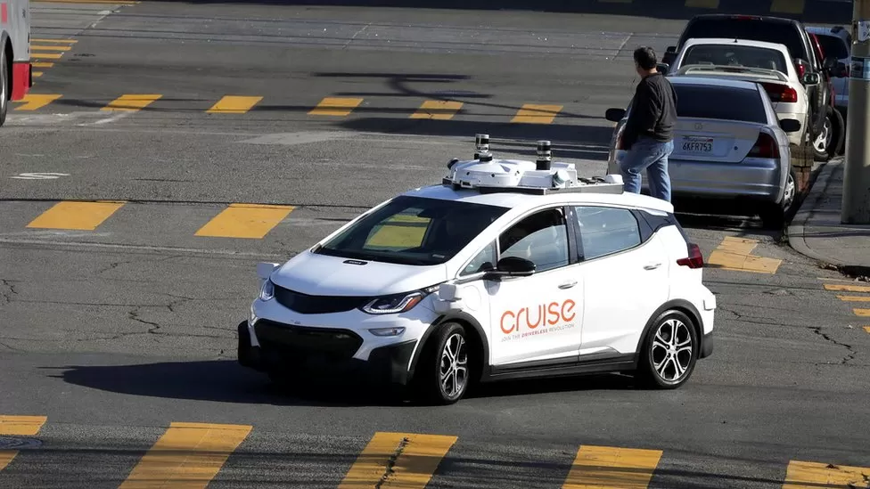 Cruise self-driving cars investigated after two accidents